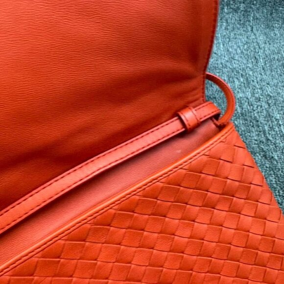 Bottega Veneta Leather Shoulder Bag 450-012425 - Picture 9 of 14